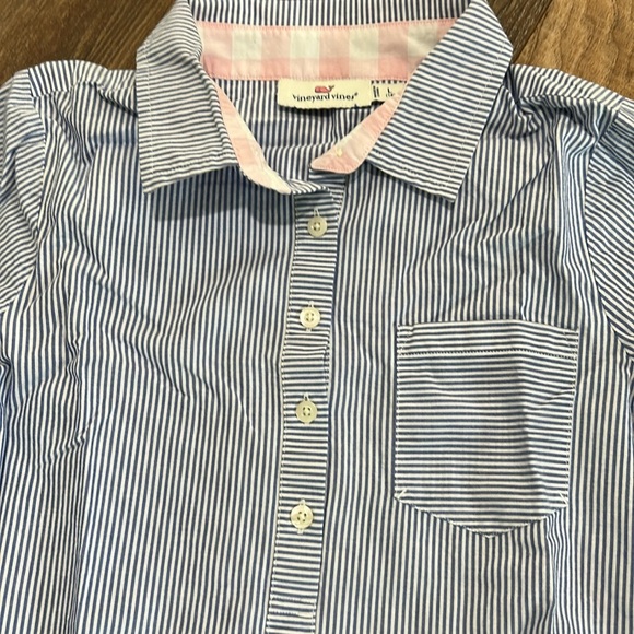 Vineyard Vines Girls White Oxford striped blue/white Popover
Button up sz 14 - Picture 9 of 14